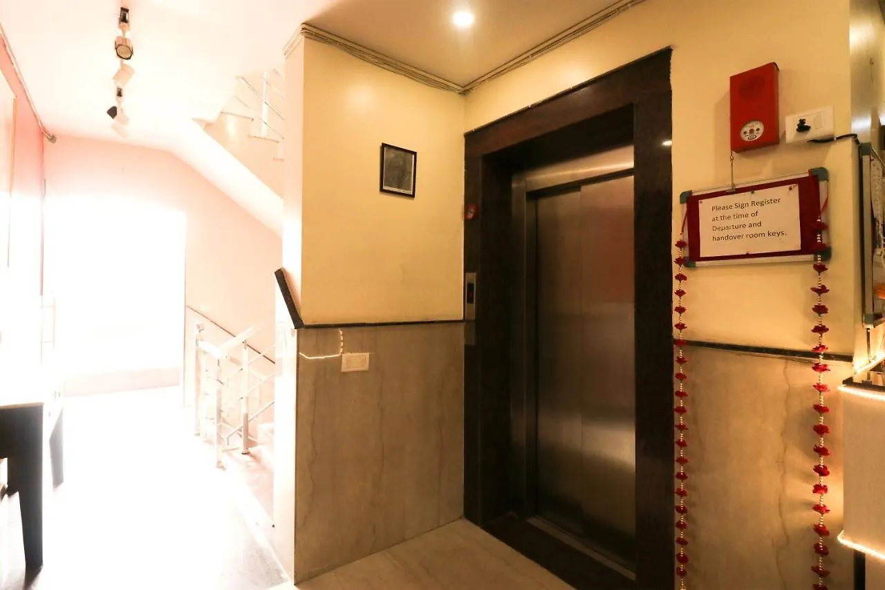 Capital O 666 Hotel Gd House 古尔冈